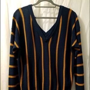 Forever 21 V-Neck Sweater Lightweight Knit